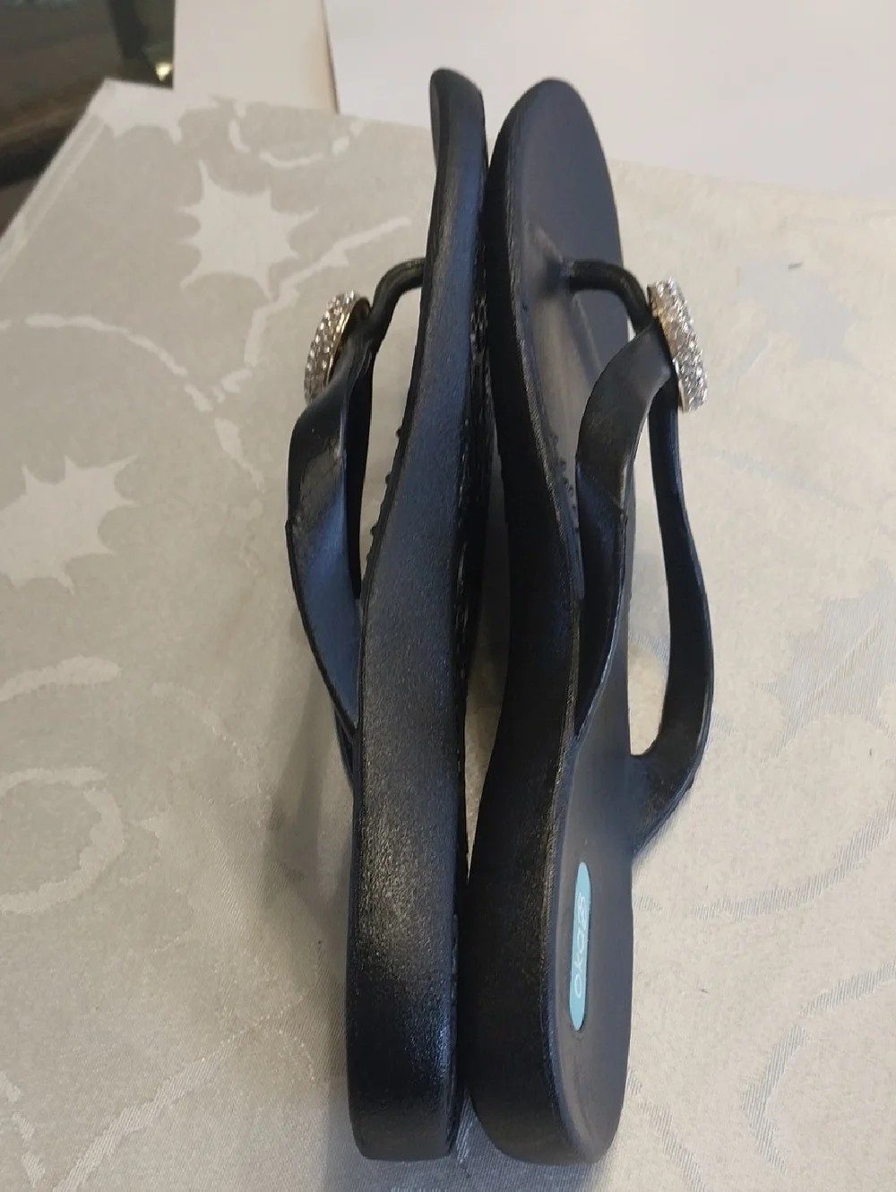 Oka-B NWOT Women's Rhinestone Jewel Flip Flop Sandals Size 10 Black Arch Support